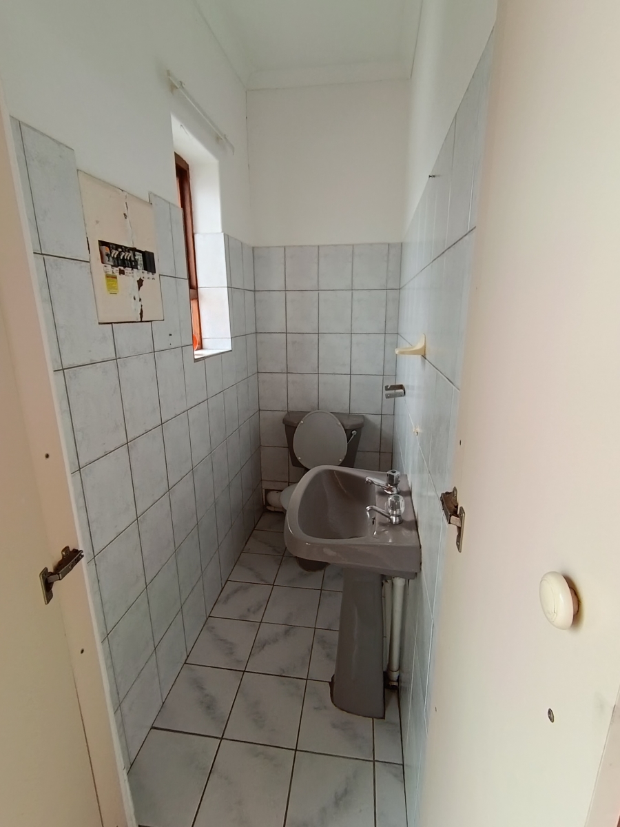 8 Bedroom Property for Sale in C Place Eastern Cape